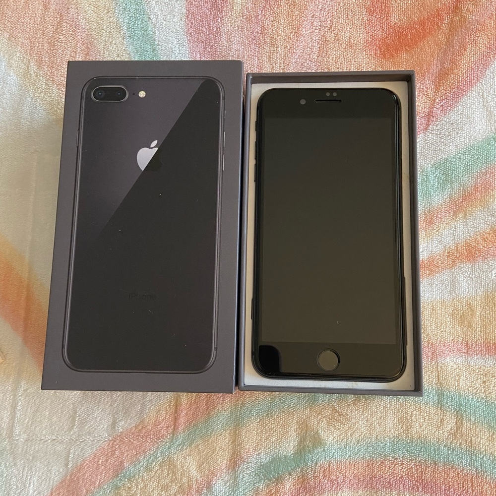 iPhone 8 Plus 64gb Space Gray
